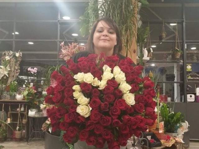 Un bouquet de roses rouges pour une demande en mariage, oui, mais combien de roses ?